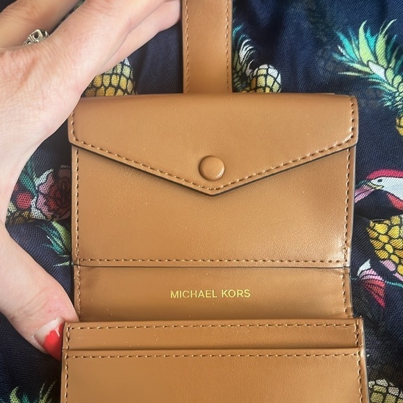 Brand New Michael Kors Vanilla Acorn Small Tab Card Case Holder Snap Close - Picture 10 of 15